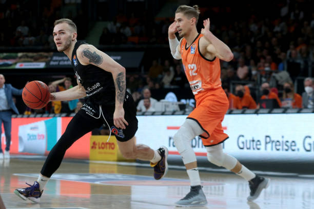 而伊埃拉则 而伊埃拉则