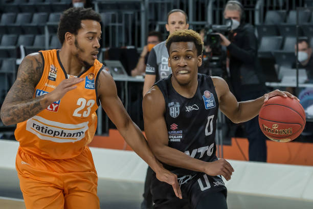 续赛季中的 续赛季中的